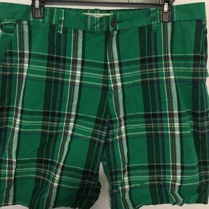 Old Navy green plaid shorts 100% Cotton  W40